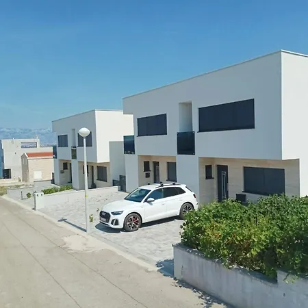 Hh Cvetkovic By Interhome * Vir